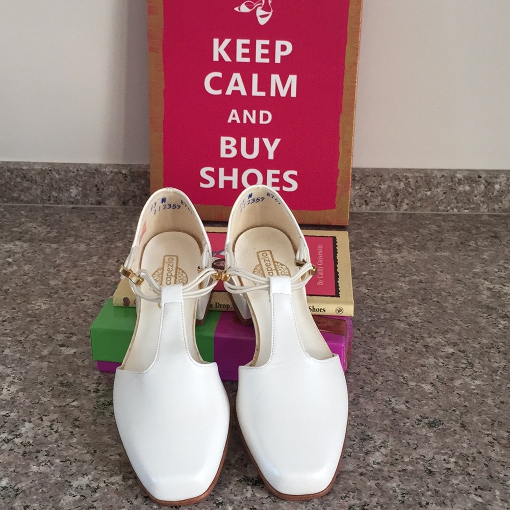 Little Capezio white shoes with gold 13n low heel